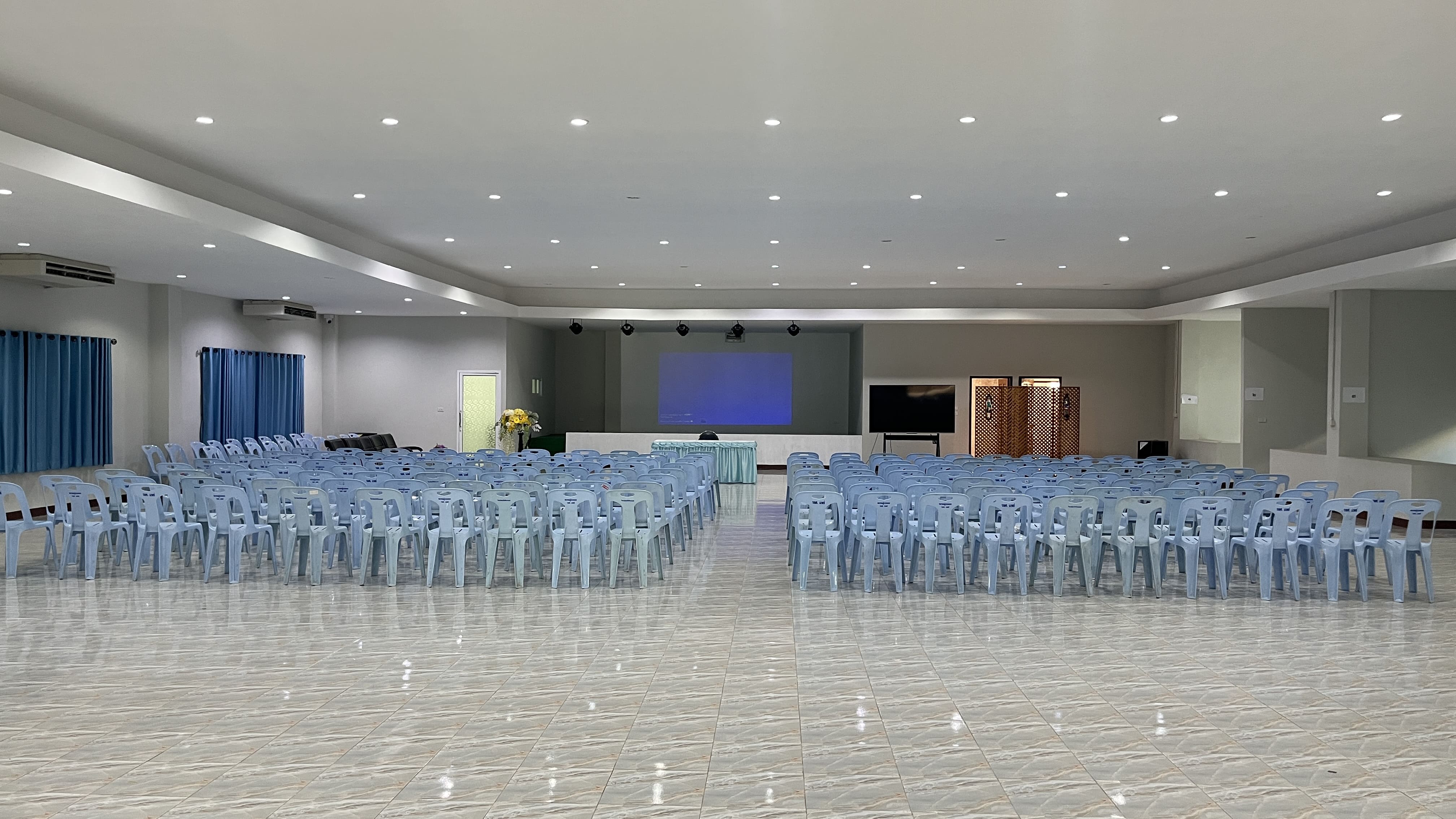 ห้องประชุมชั้น 2 (อาคารโรงอาหาร)